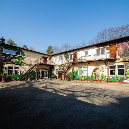 Apartment White Der Sportschule Badura Leipzig Bagian luar foto